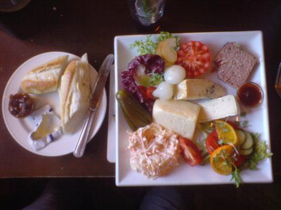 Lunch on Bute